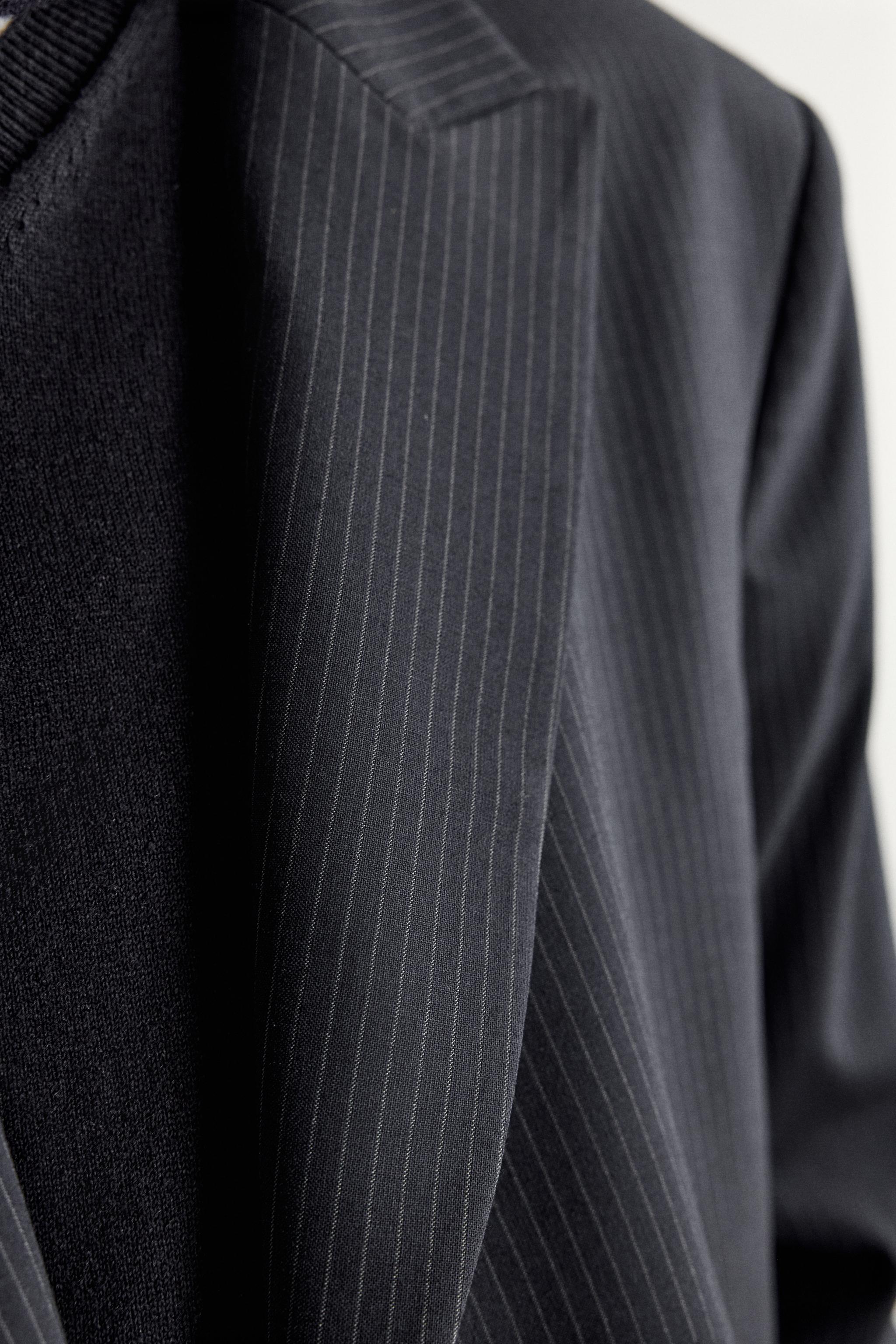 CROPPED-FIT PINSTRIPE SUIT BLAZER
